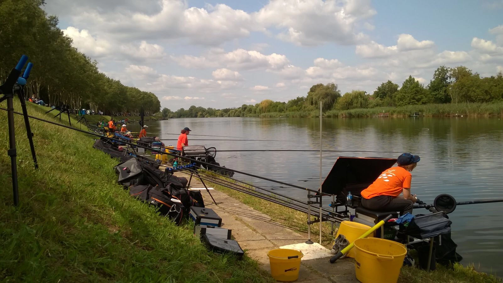 Voorpagina -Aanbiedingen Hengels Winkel 18