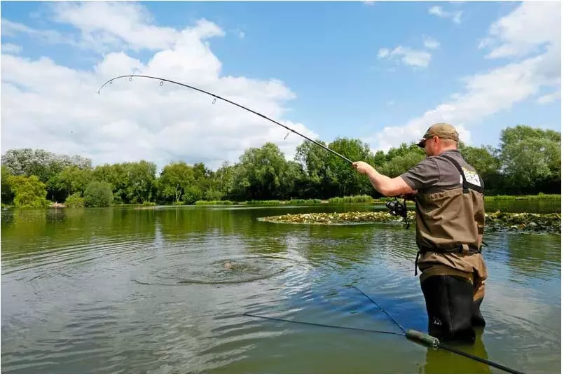 Voorpagina -Aanbiedingen Hengels Winkel 56.